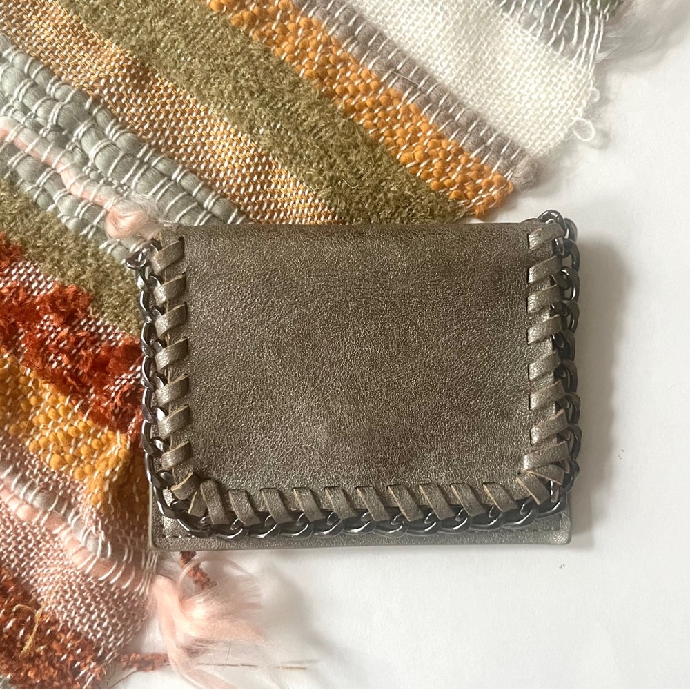 🍭3/$10 silver metallic woven details wallet